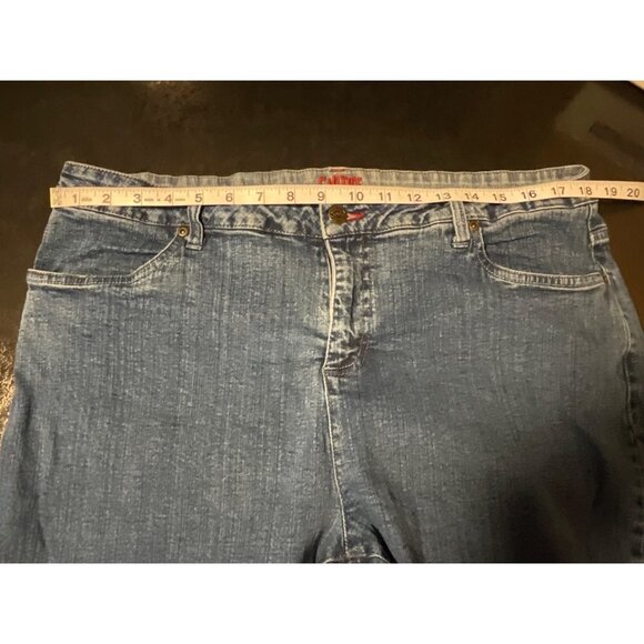 Smith’s Jeans Mid Rise Medium Wash Straight Leg Blue Jeans Sz 18 - Picture 8 of 12